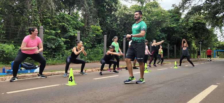 Aulas ocorrem todo s&aacute;bado em frente ao Corpo de Bombeiros, na Avenida dos Poetas