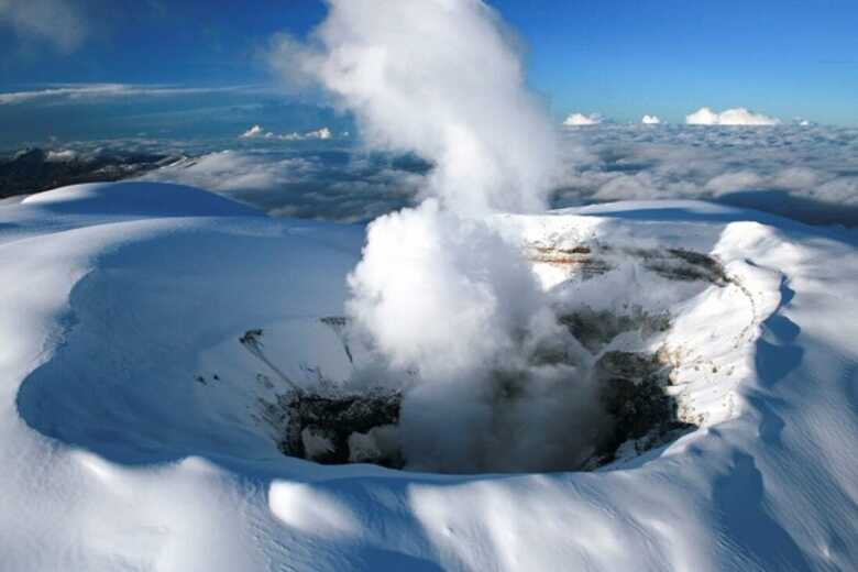 Vulcão Nevado del Ruiz está localizado na cordilheira Central, entre províncias de Tolima e Caldas