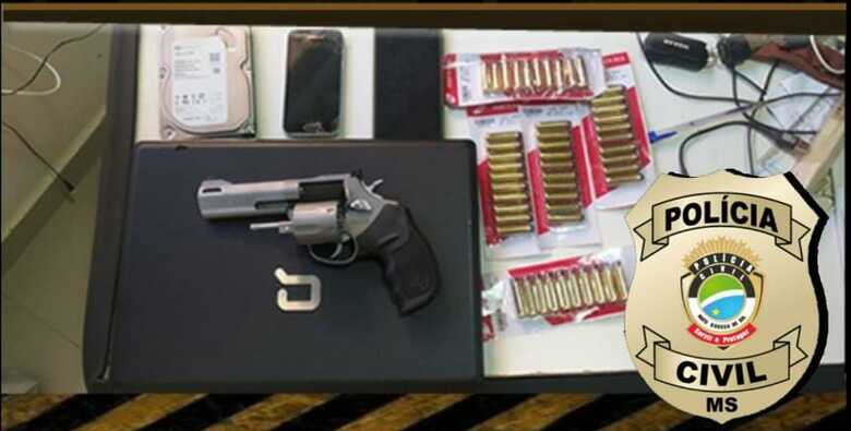 Materiais apreendidos na casa do suspeito