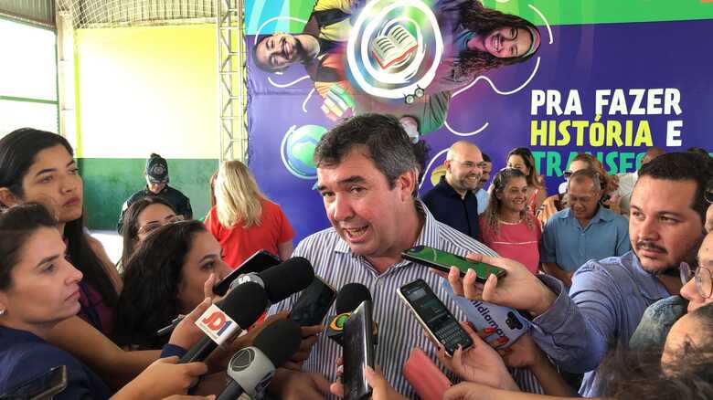 Eduardo Riedel entrega reforma da Escola Estadual João Carlos Flores