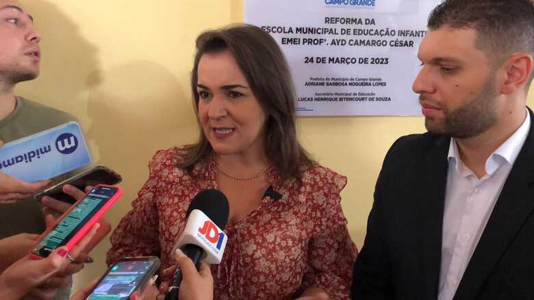 Adriane Lopes fala ao JD1 Notícias durante entrega de reforma escolar