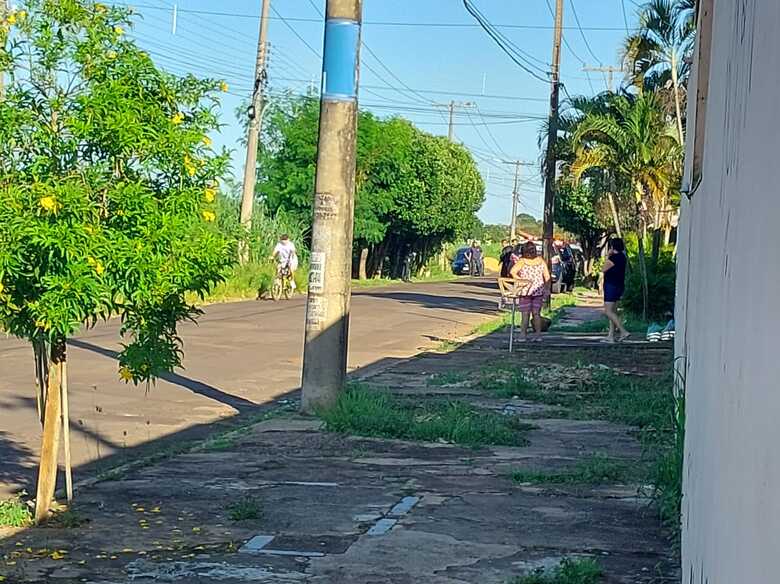 Movimenta&ccedil;&atilde;o policial &eacute; grande pelo local