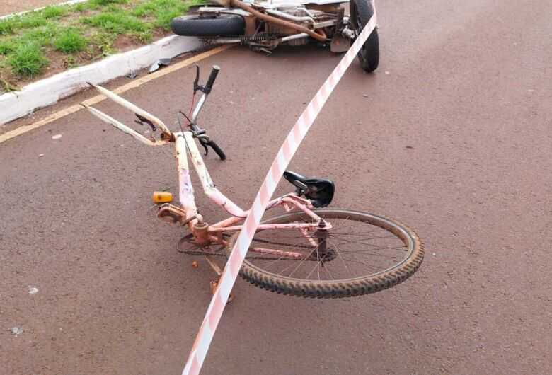 Bicicleta ficou totalmente destru&iacute;da 
