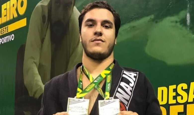 Atleta profissional de MMA est&aacute; internado em estado grave na UTI