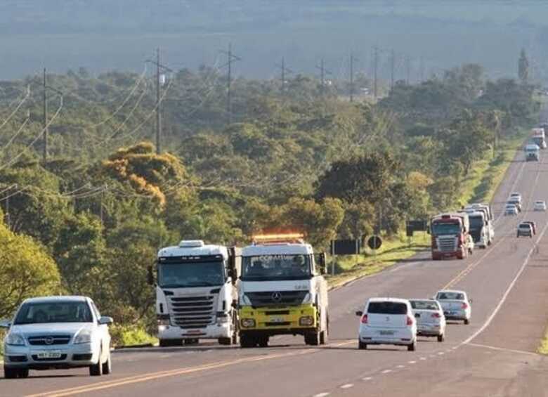 Estrada movimentada em Mato Grosso do Sul