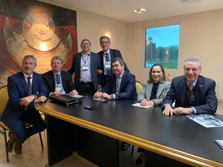 Representantes dos pa&iacute;ses no 3&ordm; F&oacute;rum dos territ&oacute;rios Subnacionais