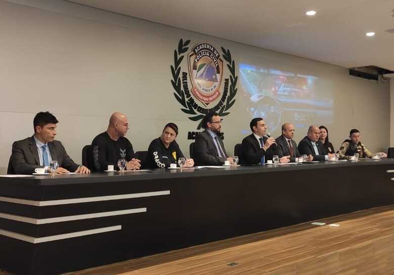 Coletiva de impresa com a Polícia Civil