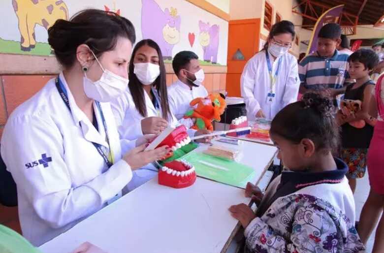 Todos em A&ccedil;&atilde;o