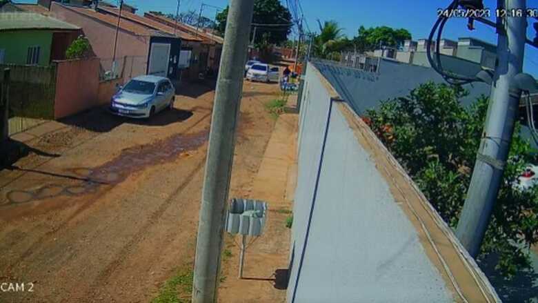 Jovem identificado como Jairo Lourenço da Silva, de 23 anos, foi morto nesta tarde (24)
