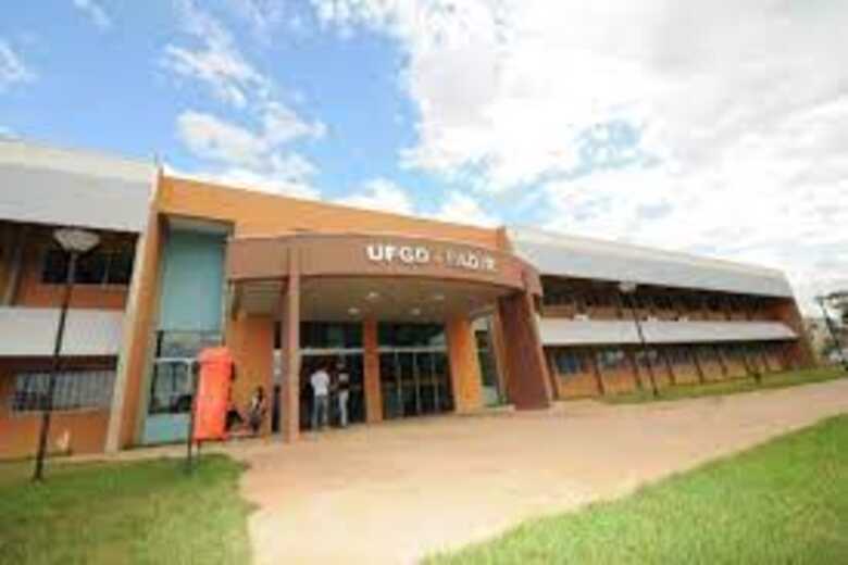Fachada da Universidade Federal da Grande São Paulo