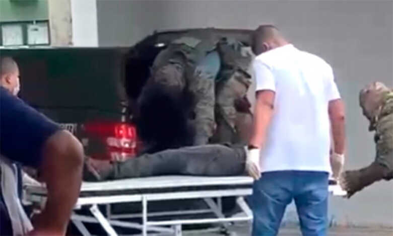 Homem foi levado para hospital de Corumb&aacute;, mas n&atilde;o resistiu. Foto: Di&aacute;rio Corumbaense