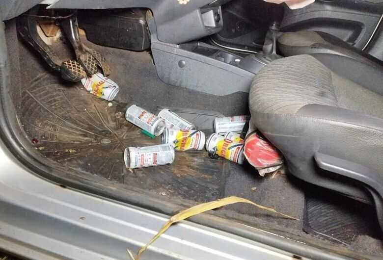 Latas de cerveja estavam no ve&iacute;culo do motorista