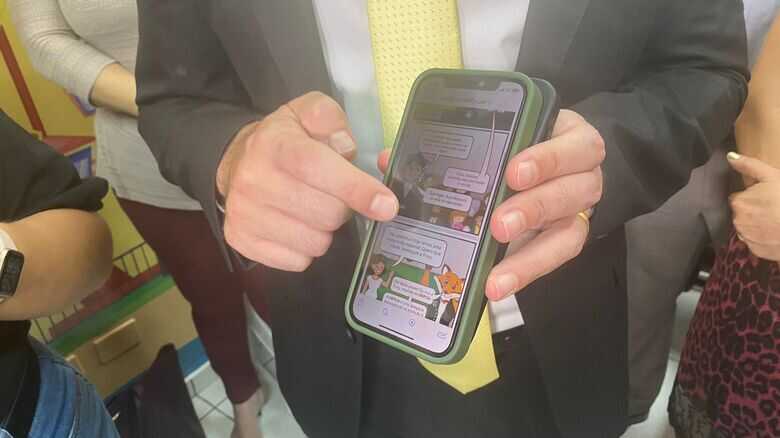 Delegado-geral da Pol&iacute;cia Civil de MS apresenta cartilha