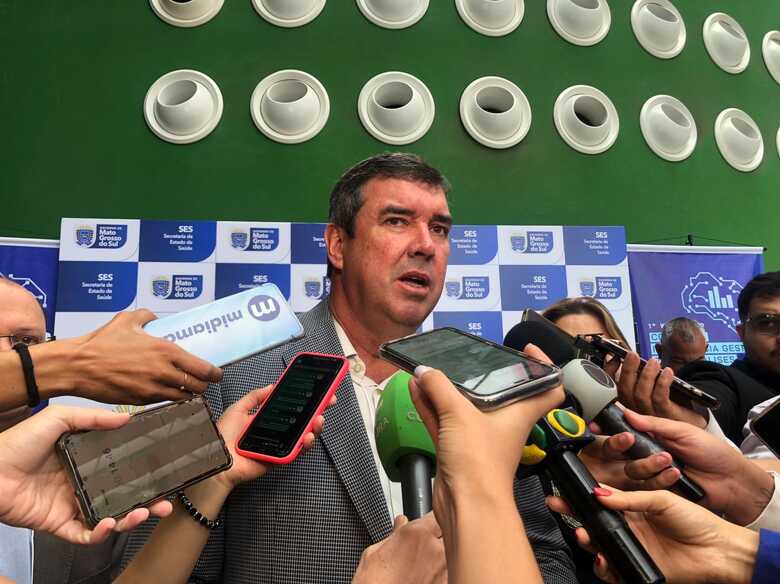 Governador Eduardo Riedel em coletiva com a imprensa, no Bioparque.