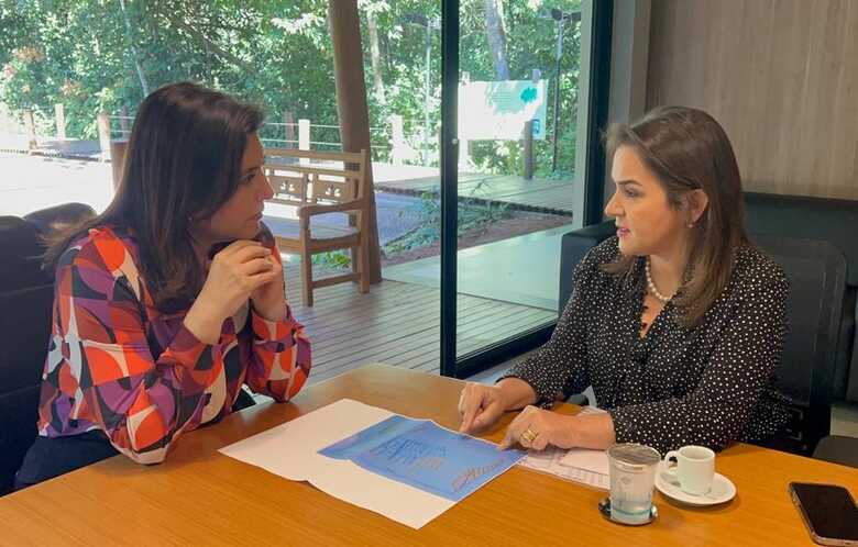 Ministra Simone Tebet, e prefeita Adriane Lopes