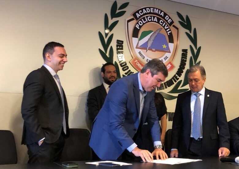 Da esquerda para a direita: Roberto Gurgel, Eduardo Riedel e Ant&ocirc;nio Carlos Videira