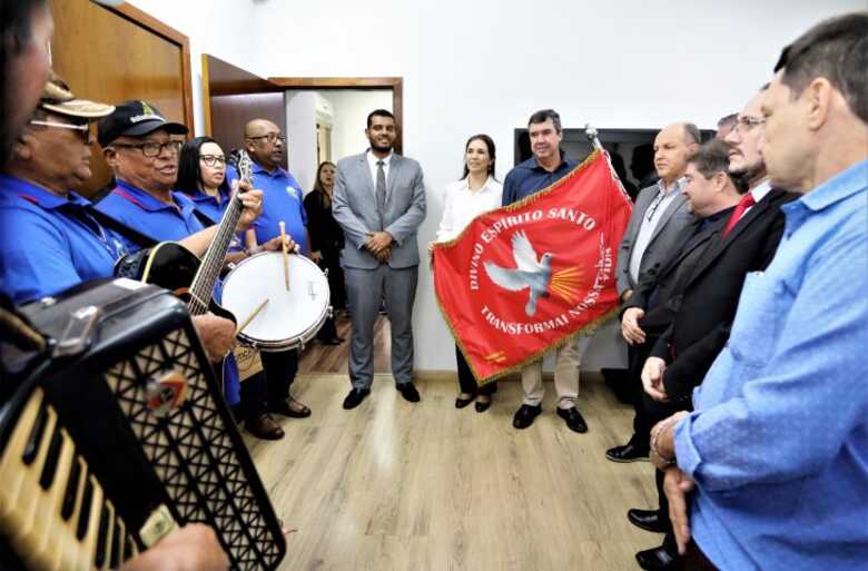 A Bandeira do Divino chegou em Campo Grande no dia 4 de junho e passou pela Governadoria, onde foi recebido pelo governador Eduardo Riedel