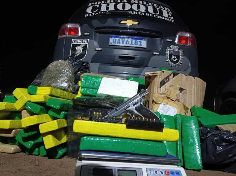 Foram apreendidos 149,6kg de coca&iacute;na e quase dois quilos de coca&iacute;na 