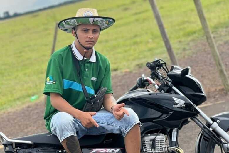 Jovem ficou internado há um mês na Santa Casa