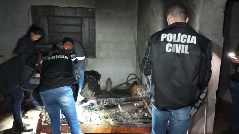 Corpo foi encontrado em uma cama