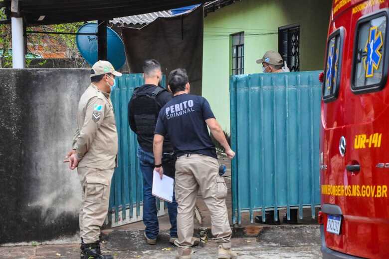 Per&iacute;cia esteve pelo local do crime