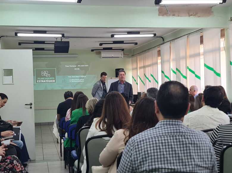 Os colaboradores da SES compartilharam do conhecimento do professor de Estrat&eacute;gia em Sa&uacute;de, David Maia de&nbsp;Oliveira