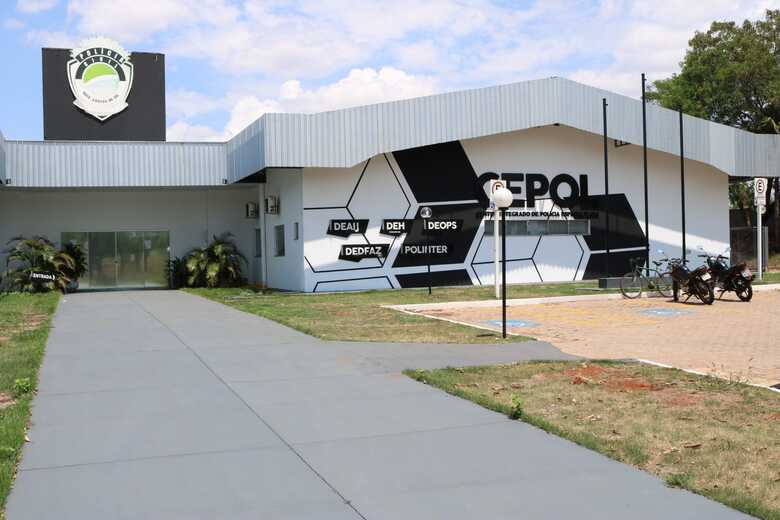 A equipe plantonista da Cepol encontrou o suspeito