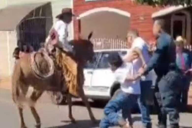 Suspeito acabou detido pela PM