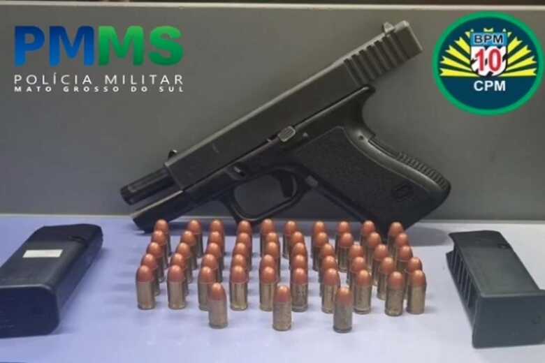 Arma e munições apreendida pelos policiais militares
