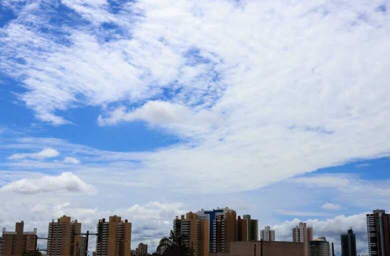 Tempo promete ficar com mais nuvens nesta quarta
