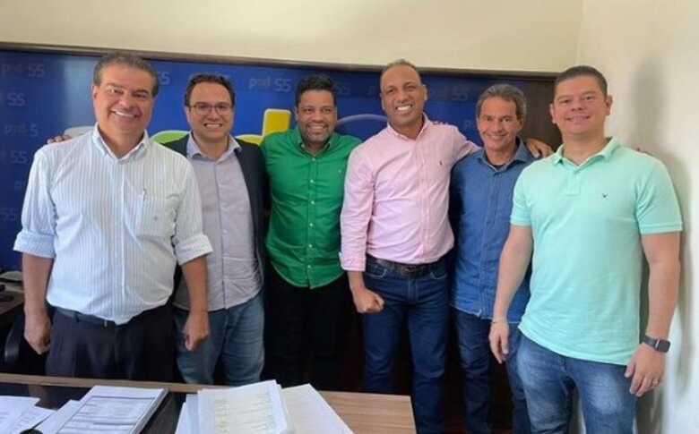 Nelsinho Trad, Pedro Pedrossian Neto,&nbsp;vereadores Riverton e Coringa ao lado de Marquinhos e&nbsp;Ot&aacute;vio Trad