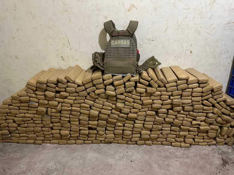 Ao todo, foram 432 tabletes de maconha