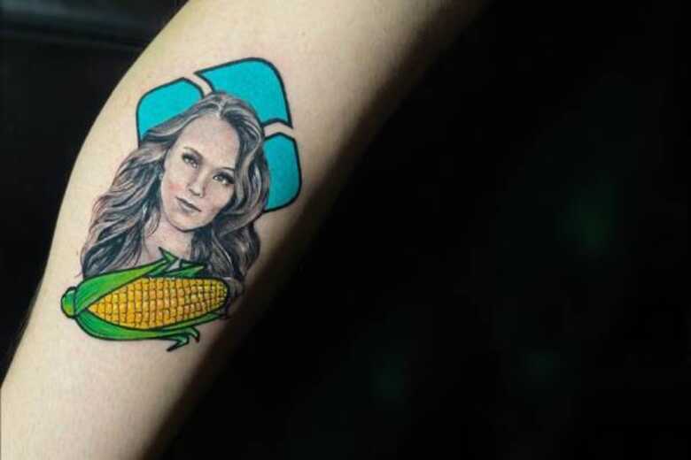 Tatto feita depois da repercussão do caso de Larissa Manoela