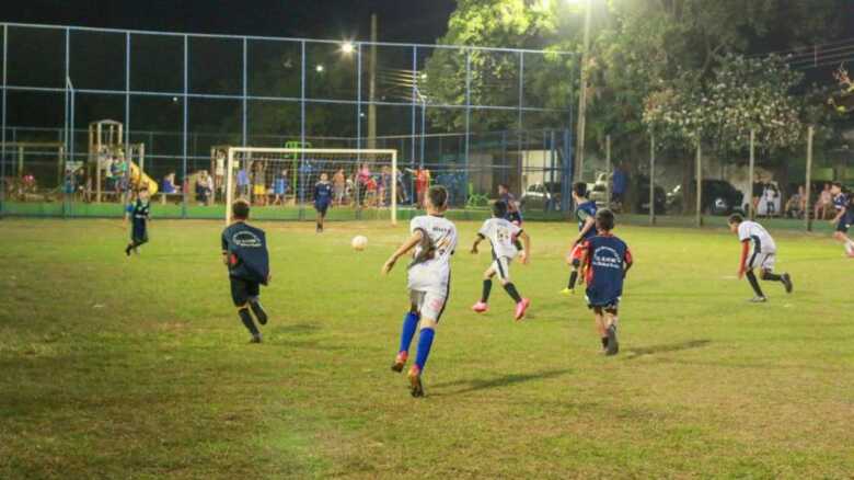 Pra&ccedil;a est&aacute; com nova ilumina&ccedil;&atilde;o