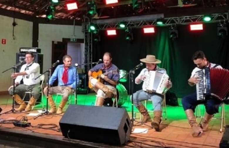 CTG  Tropeiros da Quer&ecirc;ncia