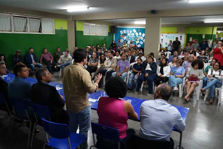 Deputado Federal Beto Pereira durante anúncio do curso
