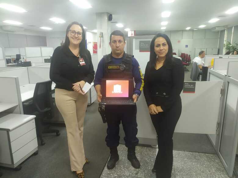 Notebook foi devolvido a agência bancária