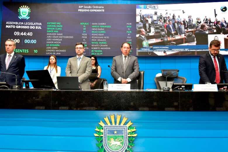 As sessões são realizadas no Plenário Deputado Júlio Maia, a partir das 9h