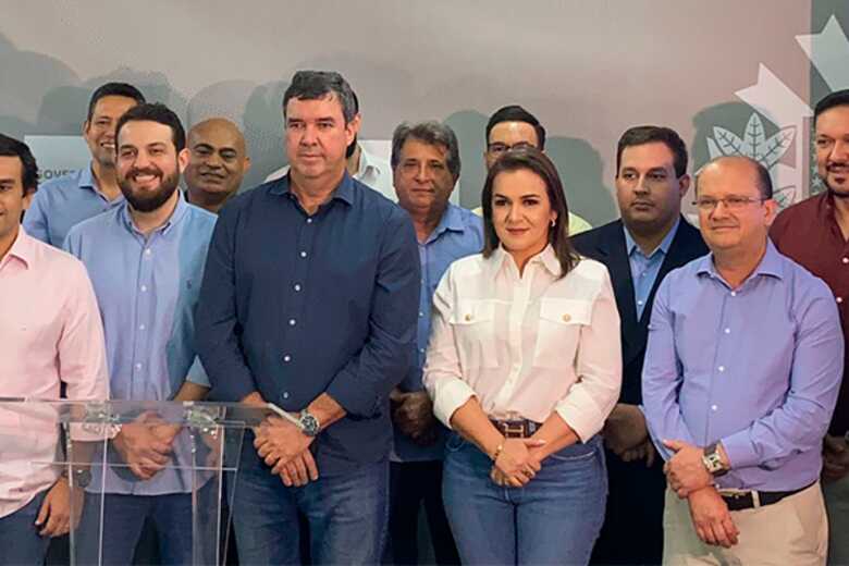 Governador Eduardo Riedel e a prefeita de Campo Grande, Adriane Lopes, oficializaram convênios com investimentos em obras de pavimentação, drenagem e recapeamento na Capital