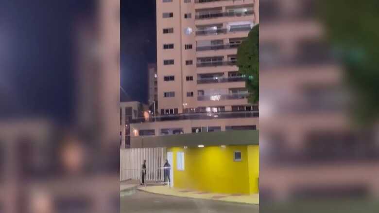 Casal foi flagrado em um dos pr&eacute;dios ao redor do est&aacute;dio