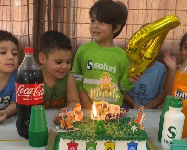Murilo com o uniforme da Solurb