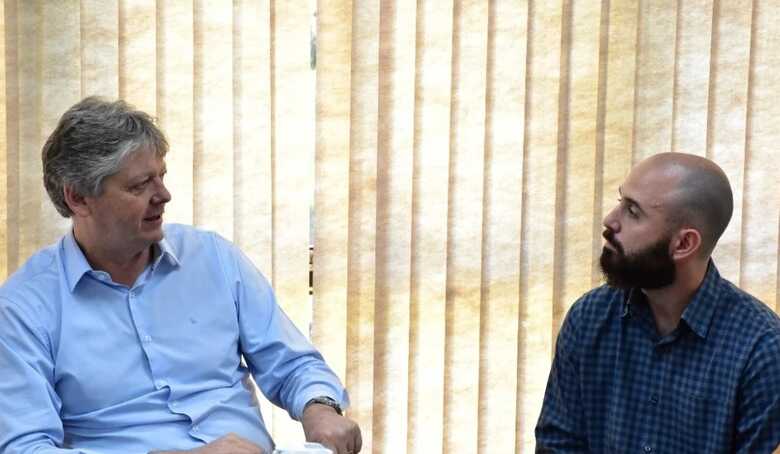 O secret&aacute;rio Jaime Verruck deu as boas-vindas ao novo secret&aacute;rio executivo, Arthur Henrique