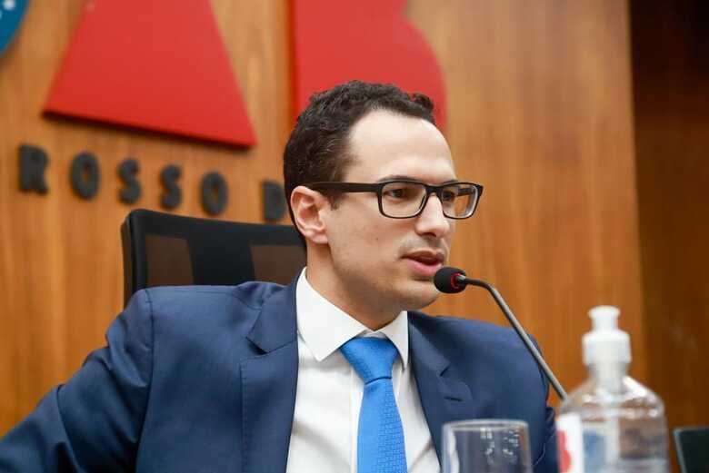 Thiérry de Carvalho Faracco,  advogado Especialista em Direito Notarial e Registral