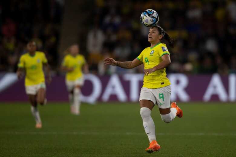 Brasil tenta receber pela primeira vez o Mundial feminino