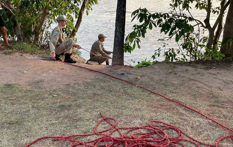 Corpo de Bombeiros realizam buscas pelo adolescente