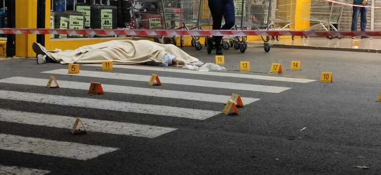 Funcion&aacute;rio foi assassinado a tiros no estacionamento