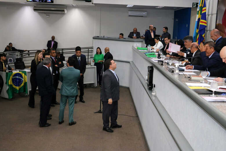 Sessão desta quinta-feira (19)