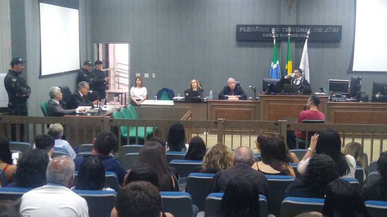 Lucas Pergentino C&acirc;mara no Plen&aacute;rio do Tribunal do J&uacute;ri