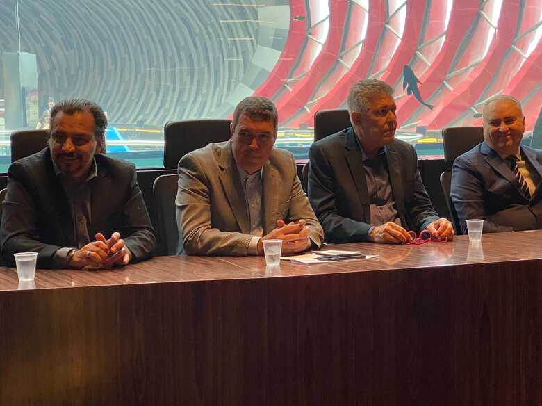 Secret&aacute;rio Setescc, Marcelo Miranda; governador Eduardo Riedel; presidente ASL, Henrique de Medeiros e o presidente do TJMS, desembargador S&eacute;rgio Martins