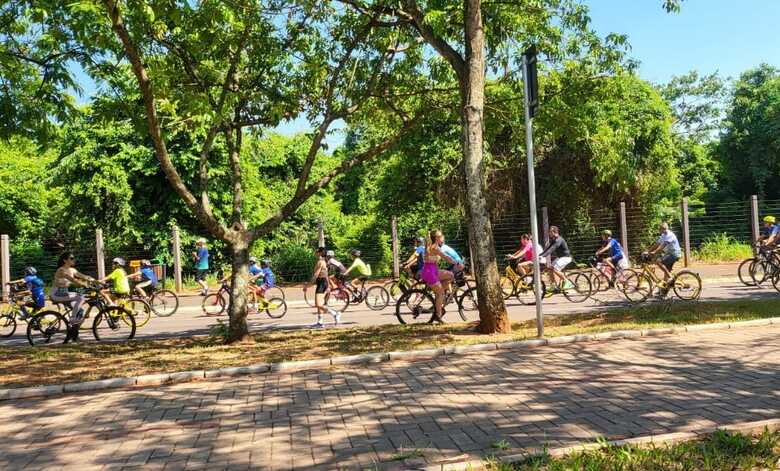 Muitos ciclistas foram vistos andando durante a manh&atilde; de hoje